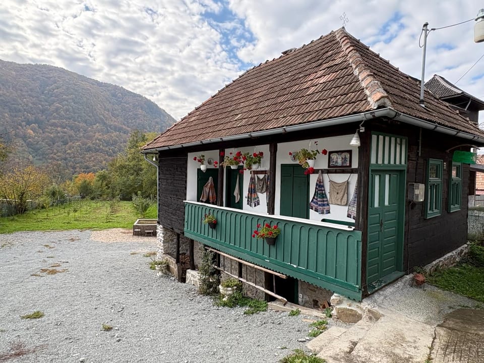 Property building, Day, Natural landscape, Mountain view