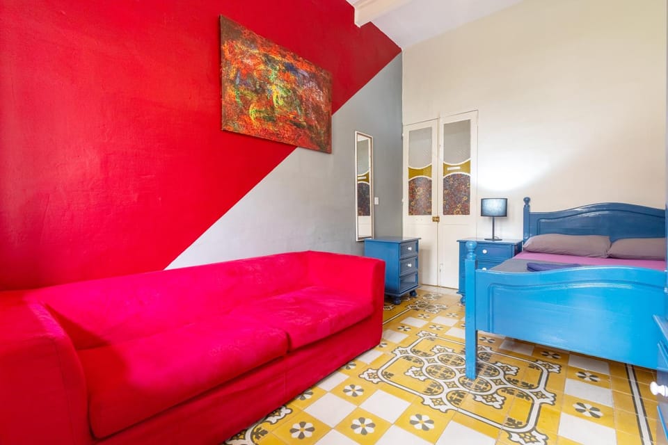 Double, twin or triple room with private bathroom, not ensuite! In quiet and budget friendly townhouse Bed and Breakfast in Sliema