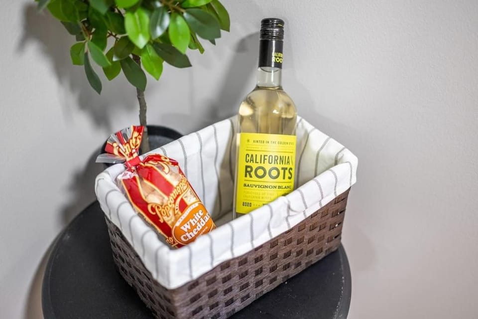 Pet Friendly Cozy 3BRM fully Fenced yard House in Durham