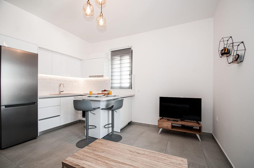 TV and multimedia, Kitchen or kitchenette