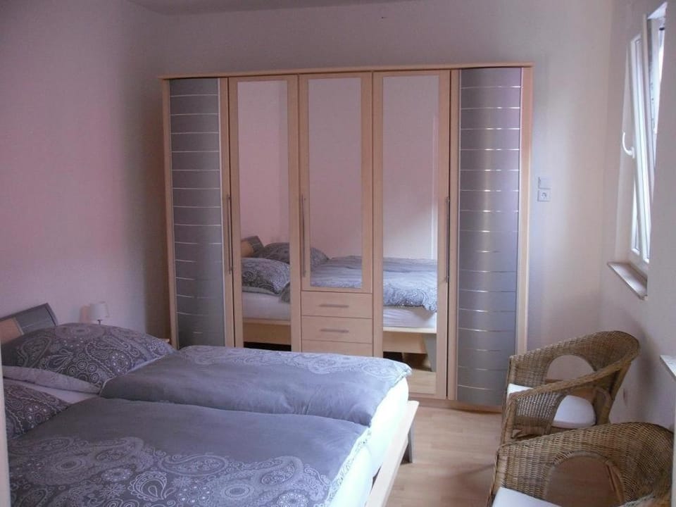 Winzeranwesen - Weingut Christian Eberley- FeWo II MINDESTAUFENTHALT 4 NÄCHTE - MINIMUM STAY 4 NIGHTS Apartment in Rhineland-Palatinate