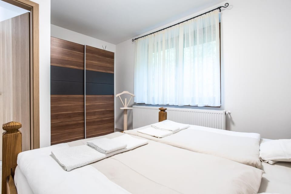 Bedroom, wardrobe