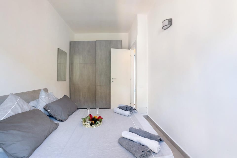 Living room, Bedroom