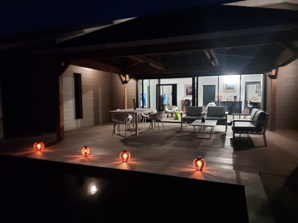 Patio, Night