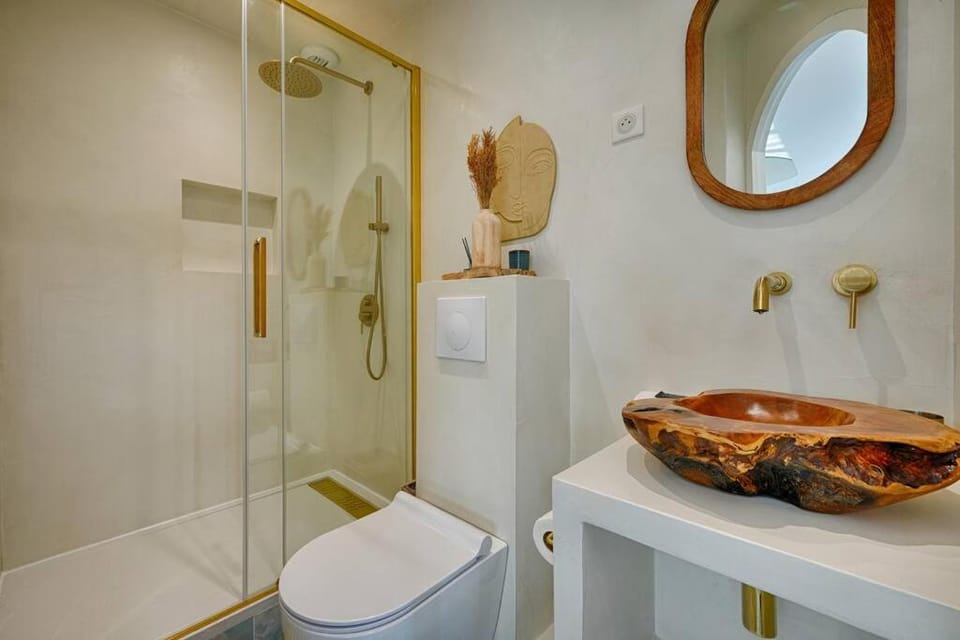 welcome to Santorini Apartment in Île-de-France