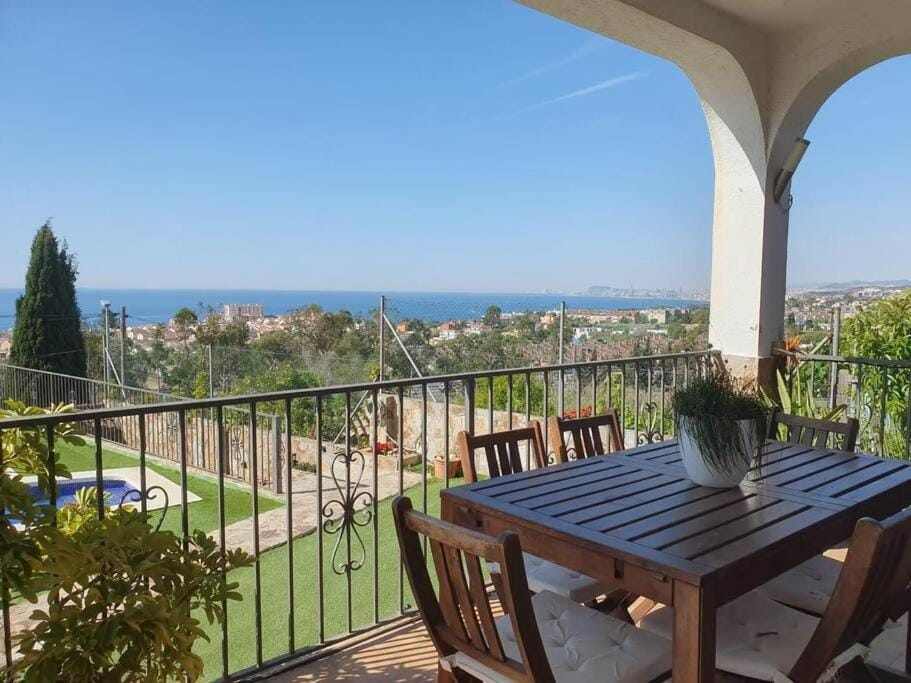 Casa con gran jardín y unas preciosas vistas House in Maresme