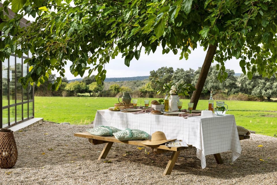 Natural landscape, View (from property/room), Dining area