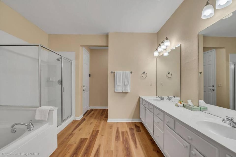 The Epic Lisbon Vista Cay Orlando Apartment in Orlando