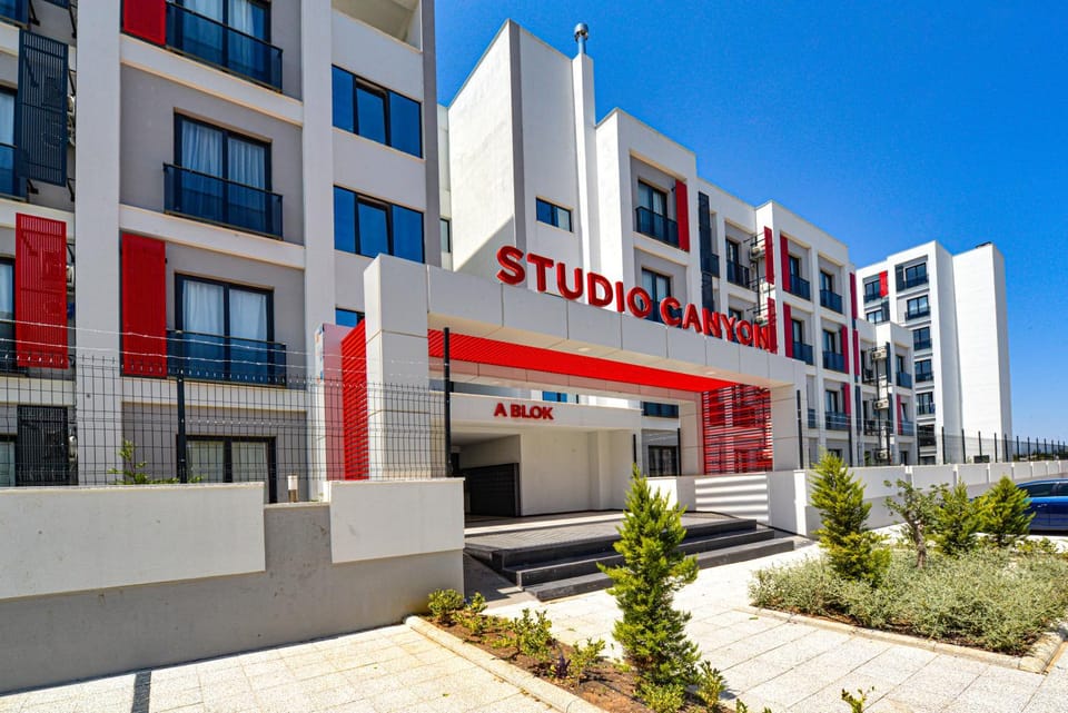 Property building, Facade/entrance