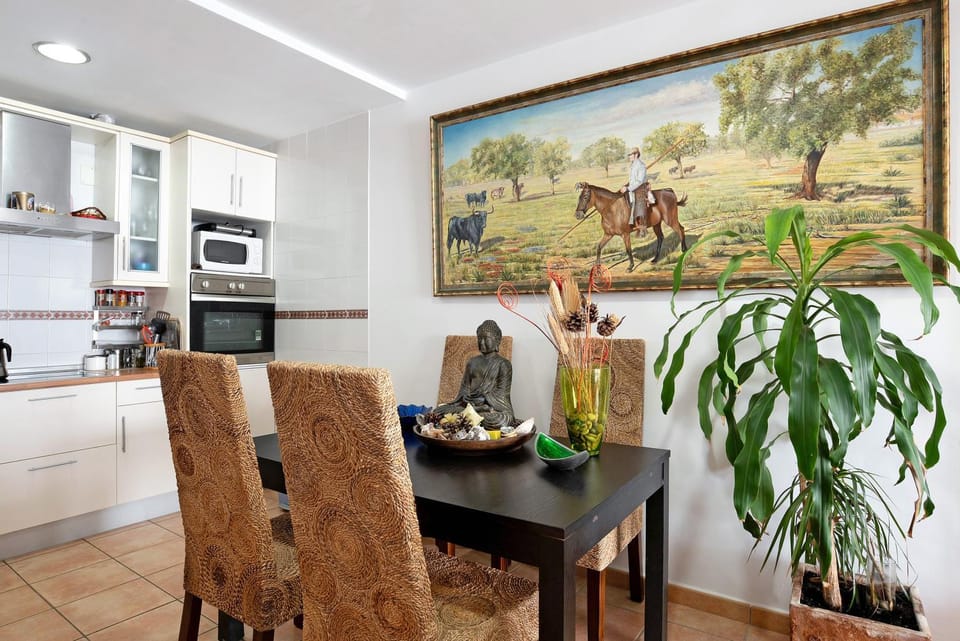 Property building, Kitchen or kitchenette, Living room
