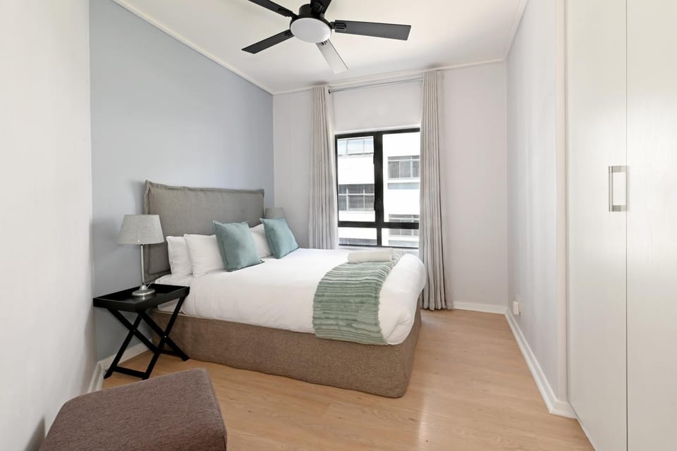 5th Floor City Center 3 Bedroom Apartment Central and Spacious Apartment in Cape Town