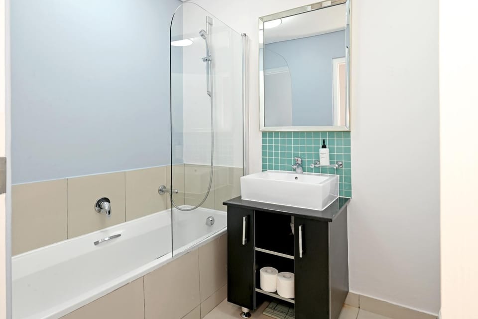 5th Floor City Center 3 Bedroom Apartment Central and Spacious Apartment in Cape Town