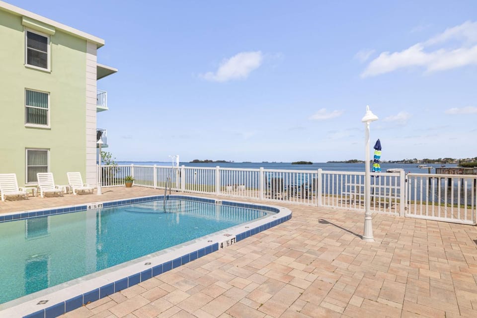 Stunning 1st Floor Views House in Palm Harbor