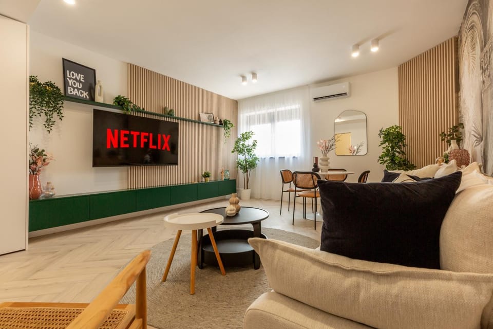 TV and multimedia, Living room, Seating area