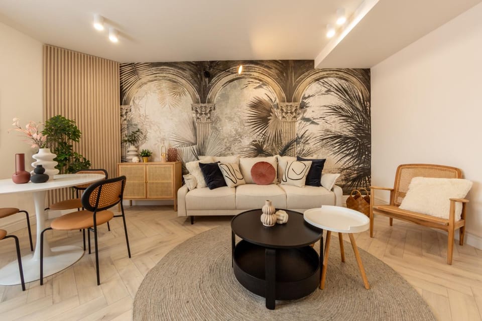 Living room, Seating area, Dining area