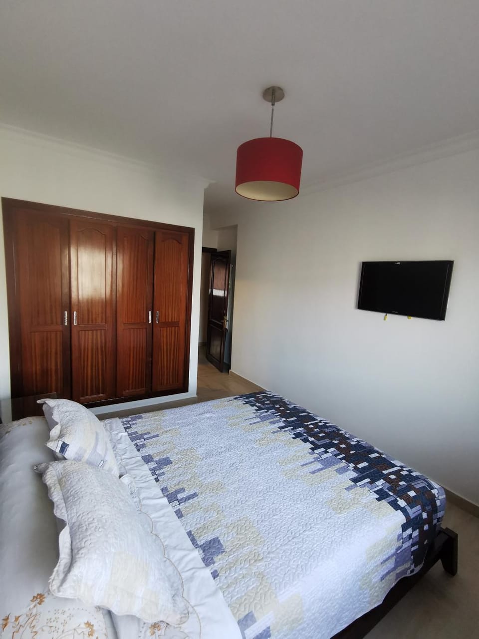 Bed, TV and multimedia, Bedroom, wardrobe
