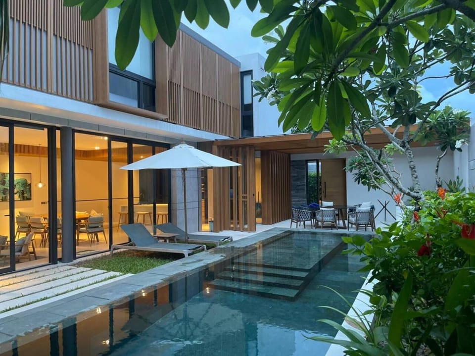 Garden, Pool view, Swimming pool, sunbed