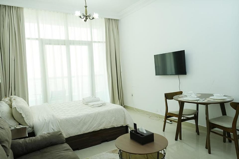 Cozy Private Studio -Near Beach -City View -Downtown Sharjah - Pool & Gym Apartment in Al Sharjah
