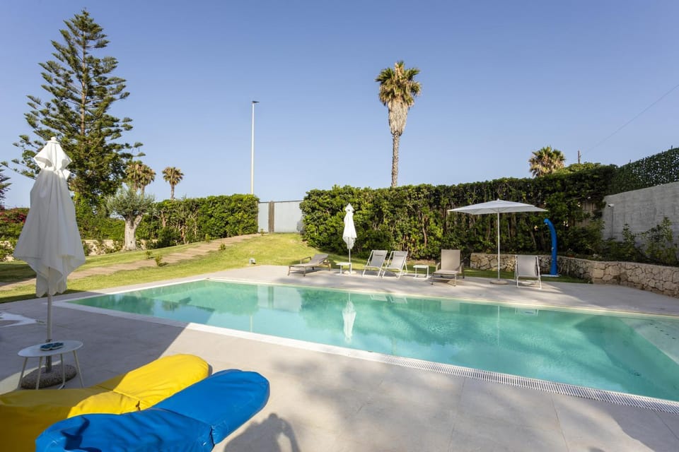 ISULATRAVEL- Dimora di Eos Villa in Sicily