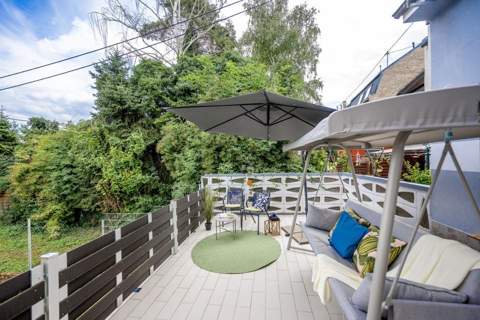 Patio, Spring, Garden, View (from property/room), Balcony/Terrace, Balcony/Terrace, Seating area, Garden view