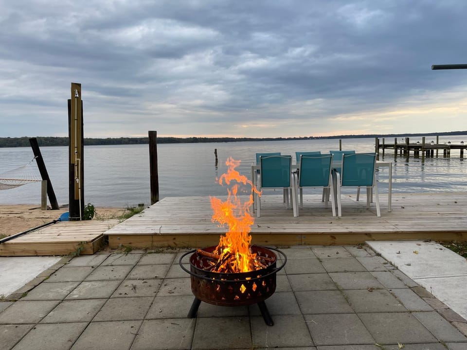 Waterfront Home with Private Beach, Stunning Views House in Maryland
