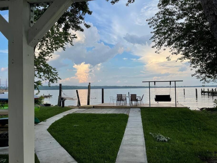 Waterfront Home with Private Beach, Stunning Views House in Maryland