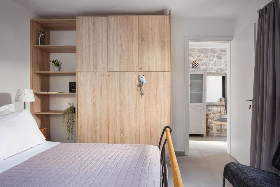 Bed, Photo of the whole room, Bedroom, wardrobe