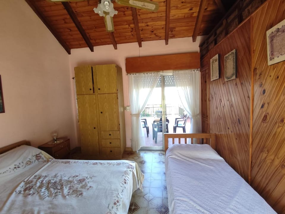 Bed, Photo of the whole room, Bedroom, fireplace, wardrobe