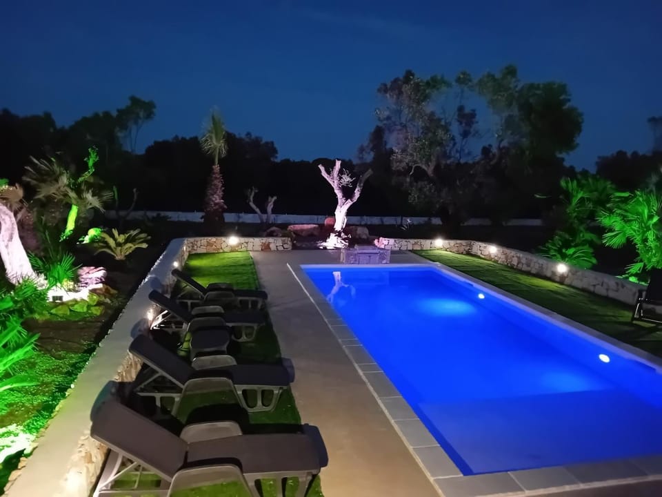 Property building, Swimming pool