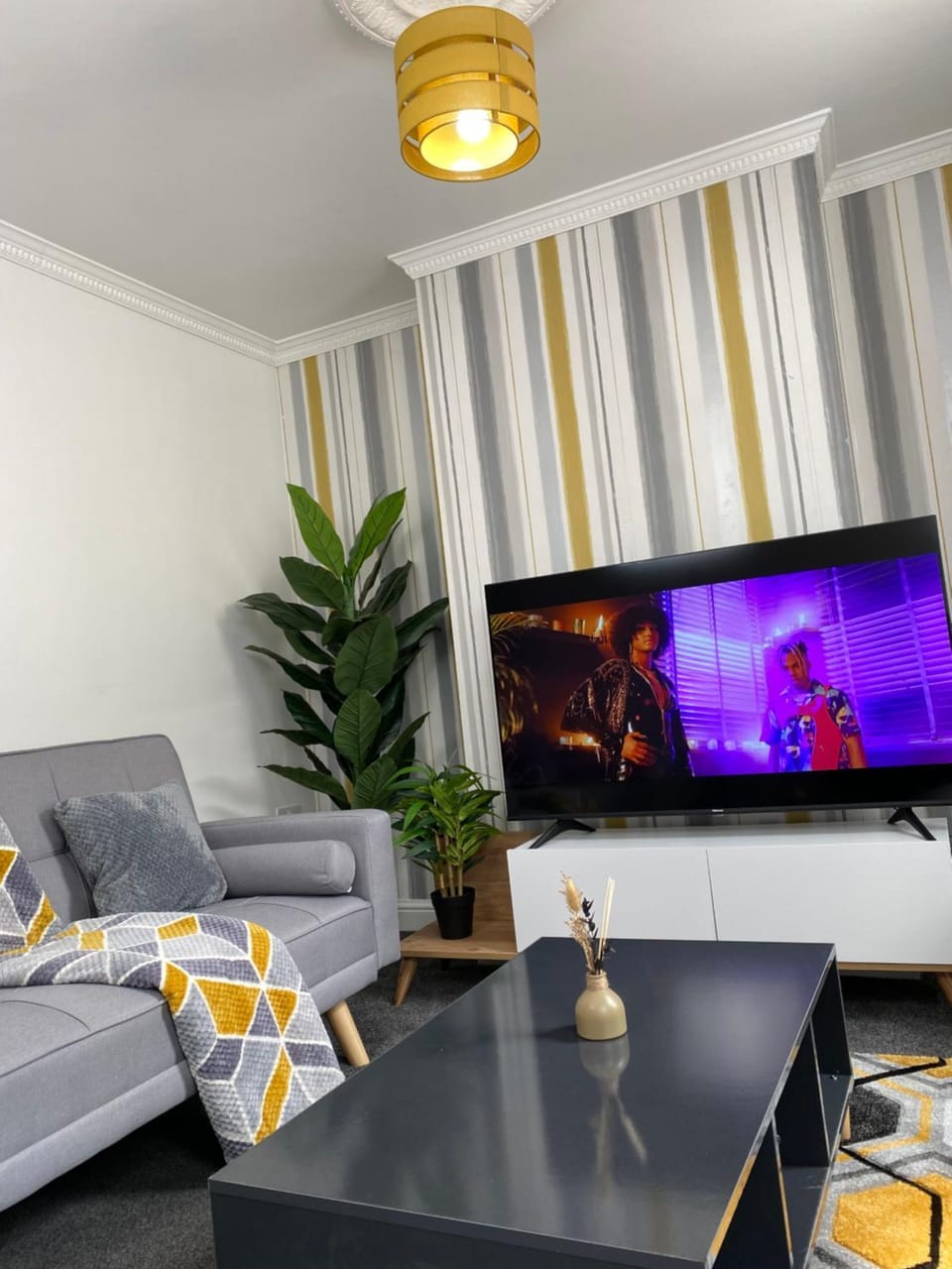 TV and multimedia, Living room, Seating area