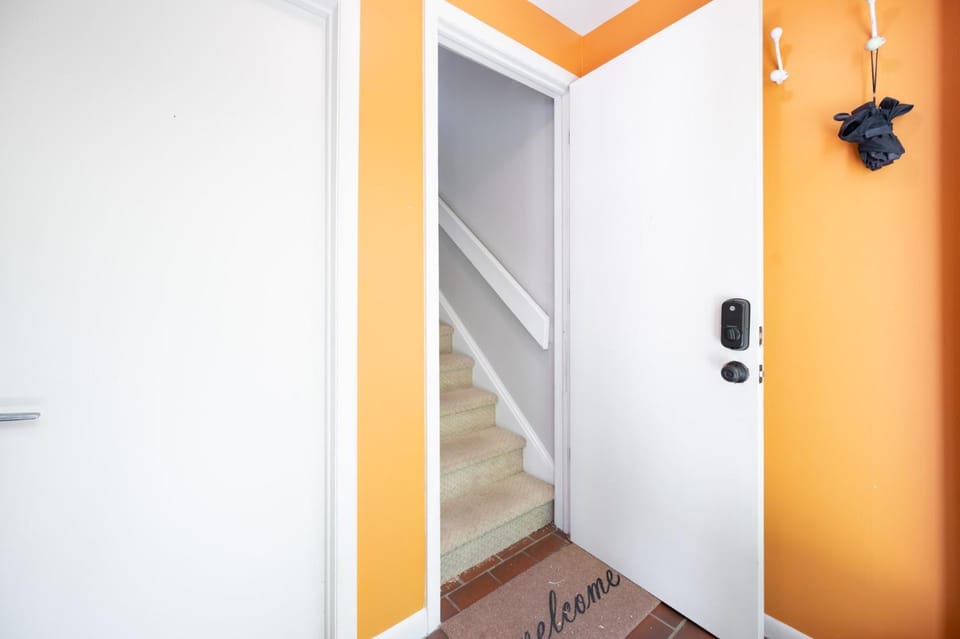 Retro Loft steps from Duke Apartment in Durham