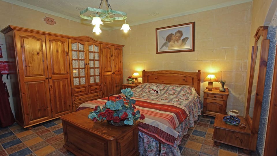 Photo of the whole room, Bedroom, Sea view
