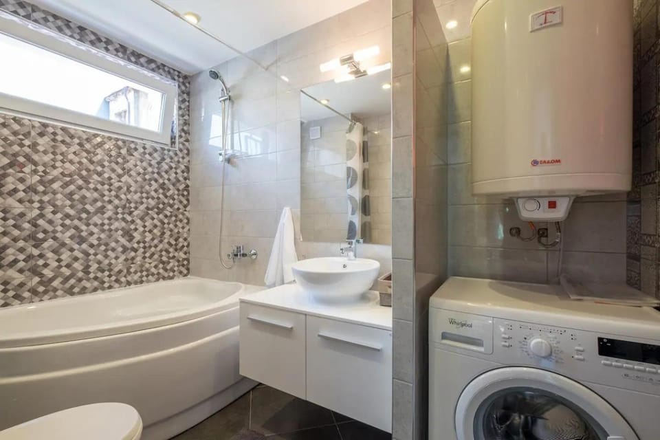 Bathroom, washing machine