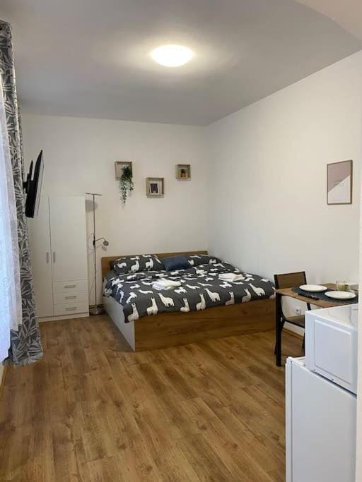 TV and multimedia, Bedroom, wardrobe