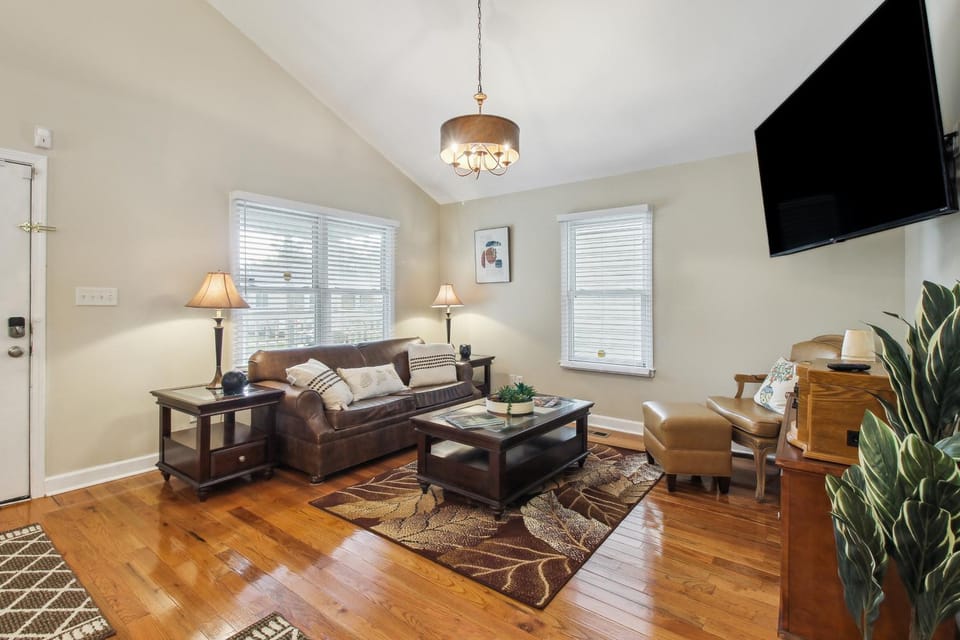 Savannah Home with Patio and Grill about 2 Mi to Downtown House in Savannah