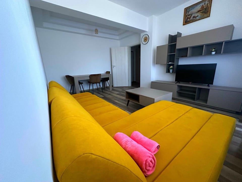 Communal lounge/ TV room, TV and multimedia, Living room