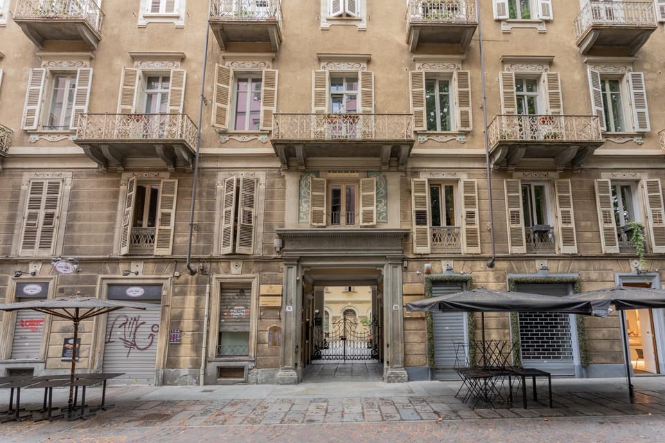 Property building, Facade/entrance, Off site