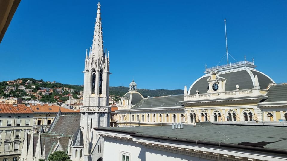View (from property/room), City view
