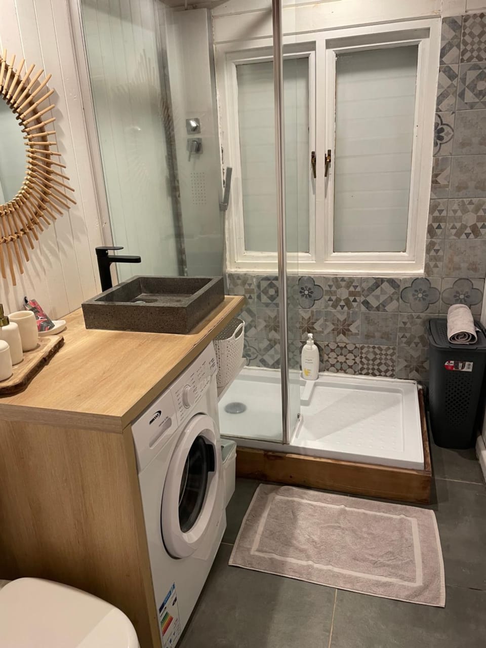 Shower, Toilet, Bathroom, dryer