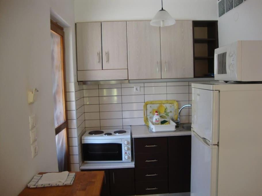 Dimitris - House Maria Manolaki - Ground Floor Studio Apartment in Halkidiki