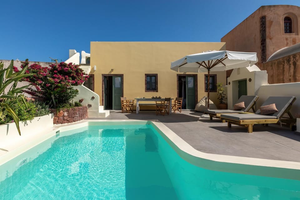 Property building, Pool view, sunbed