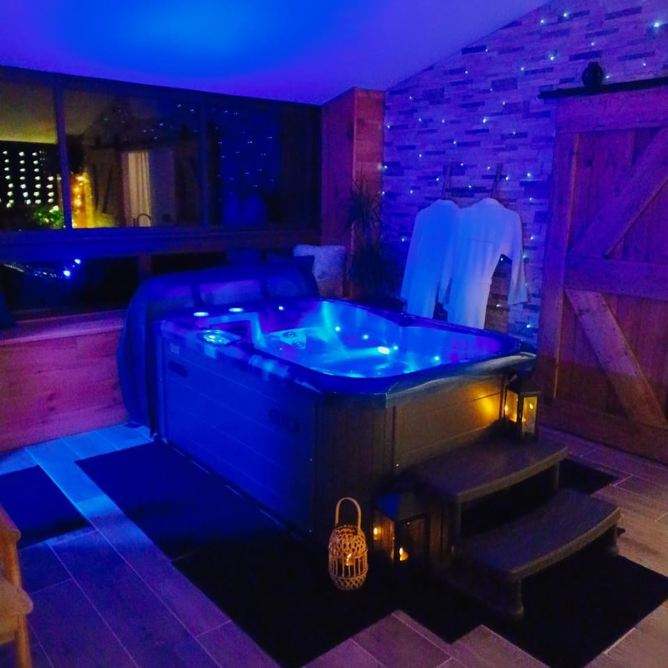 Hot Tub, Spa and wellness centre/facilities