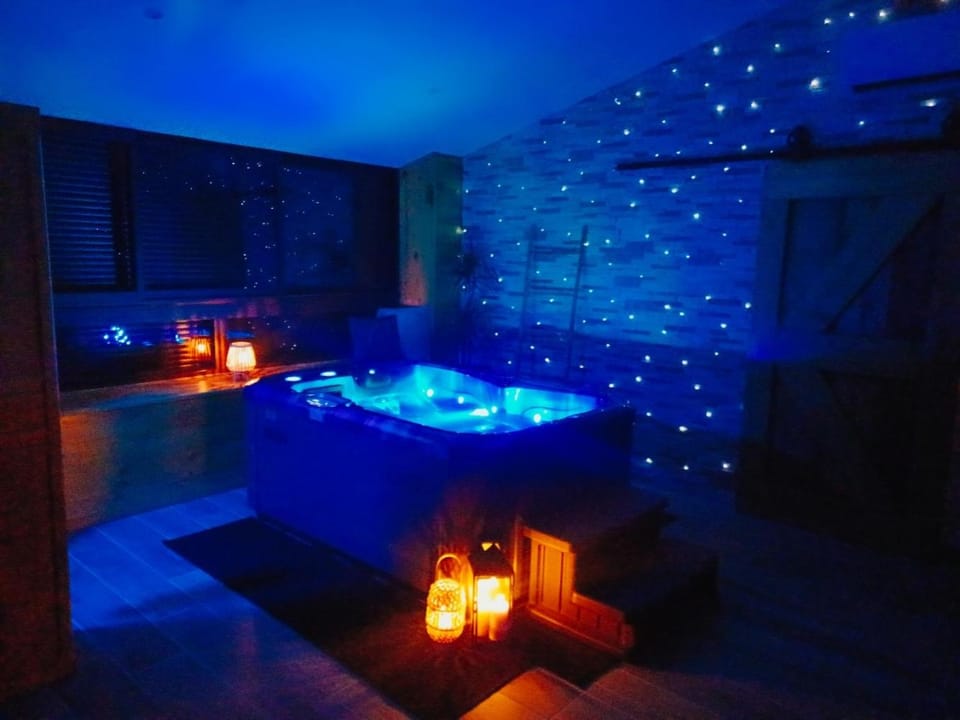 Hot Tub, Spa and wellness centre/facilities