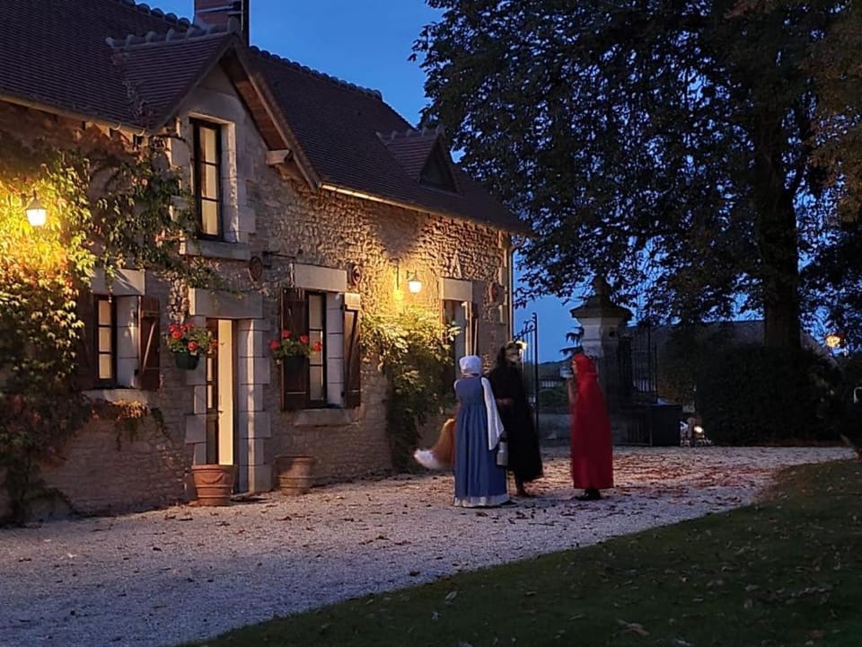 Pavillon d’entrée du château de Bouesse Villa in Centre-Val de Loire