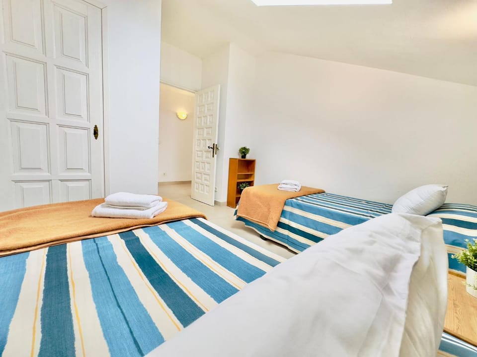 Bedroom, towels, wardrobe