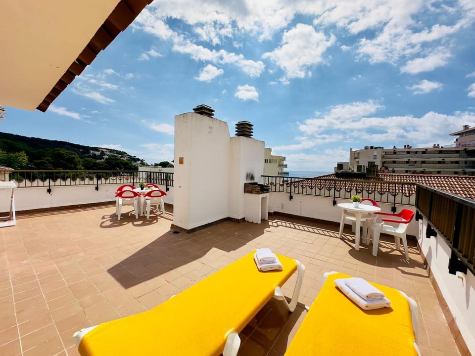BBQ facilities, Balcony/Terrace, Sea view, sunbed