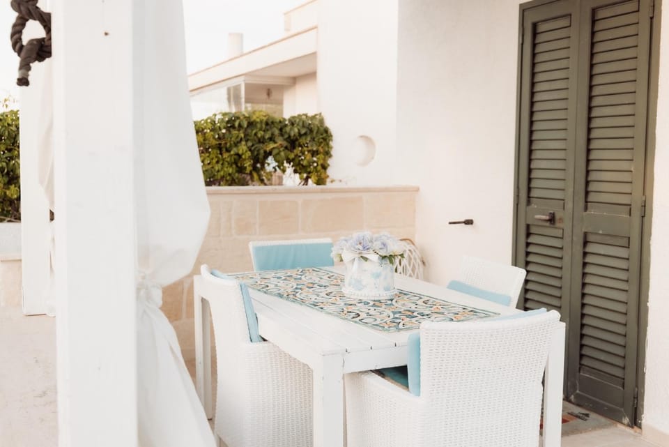 Property building, Seating area