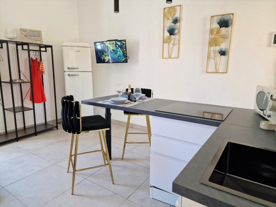 The golden house Apartment in Syracuse
