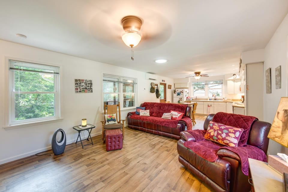 Quaint Elysburg Cottage: Walk to Knoebels Resort! House in Pennsylvania