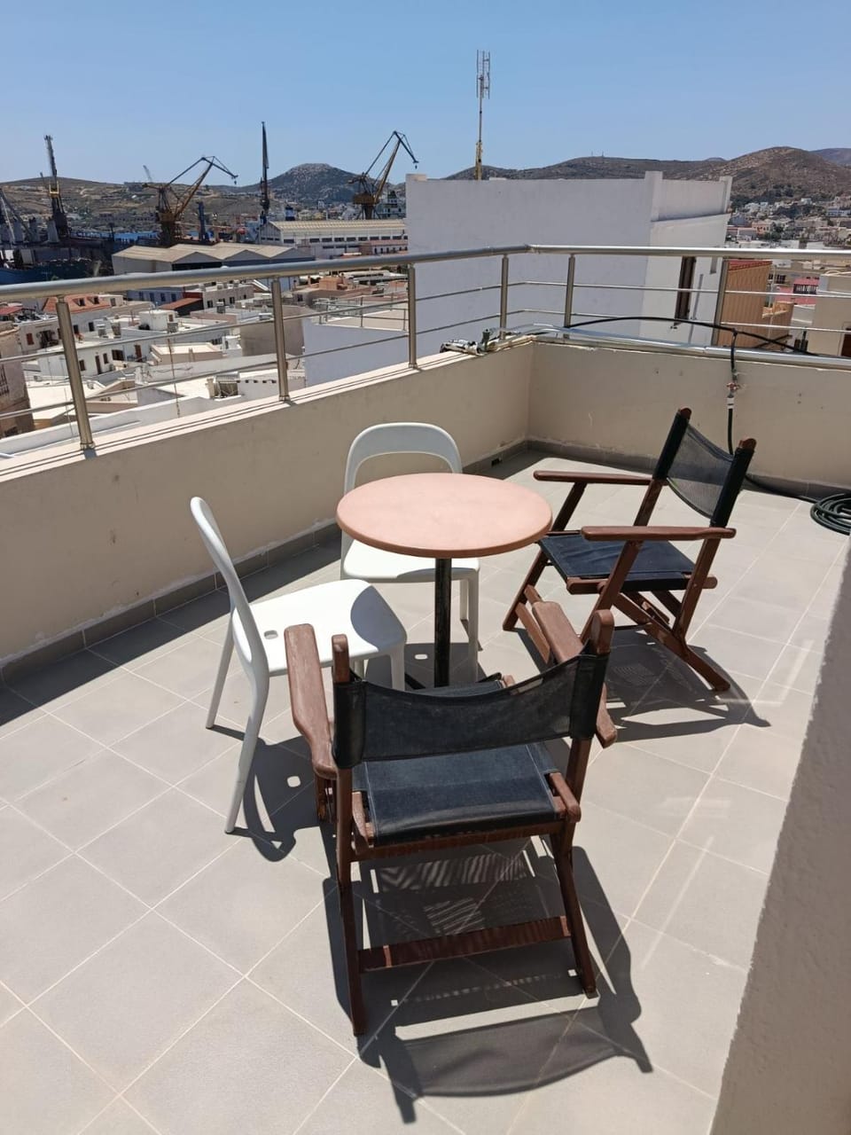 House 8 Apartment in Decentralized Administration of the Aegean